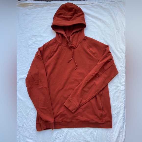 lululemon athletica Other - Men’s Lululemon Pullover🍊